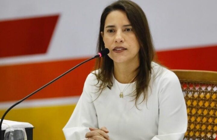  RAQUEL LYRA integrará a comitiva de LULA na COP 28 em Dubai.