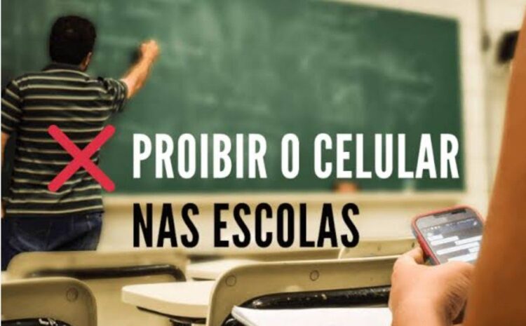  OPINIÃO: O USO excessivo de CELULARES por PROFESSORES e ALUNOS em sala de aula prejudica o aprendizado e causa desrespeito no ambiente educacional.